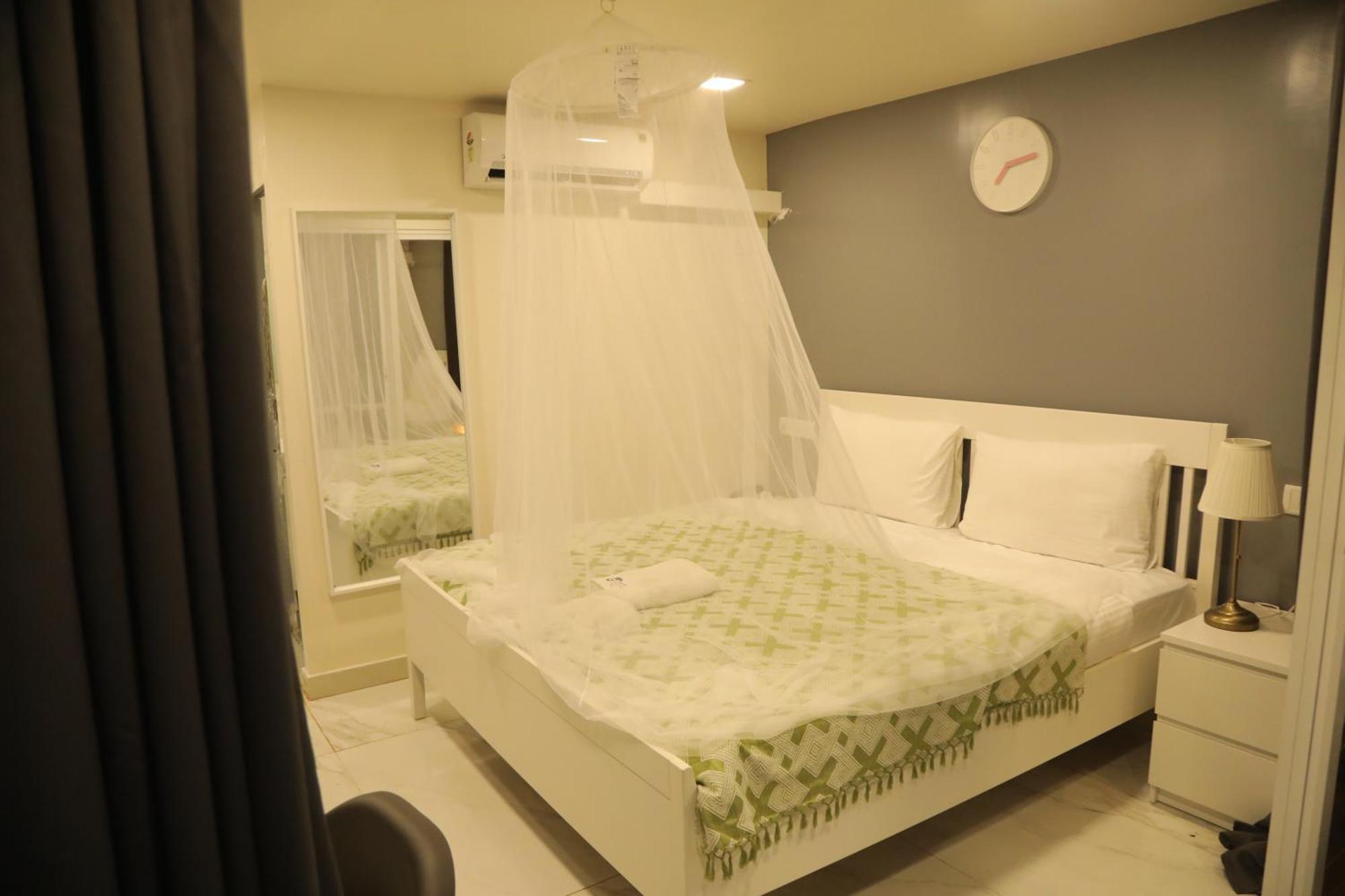Hotel Reemz Chiplūn Buitenkant foto