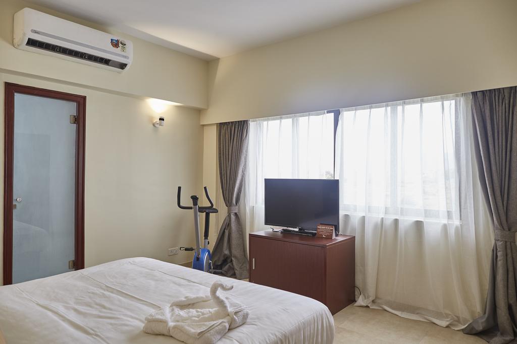 Hotel Reemz Chiplūn Buitenkant foto