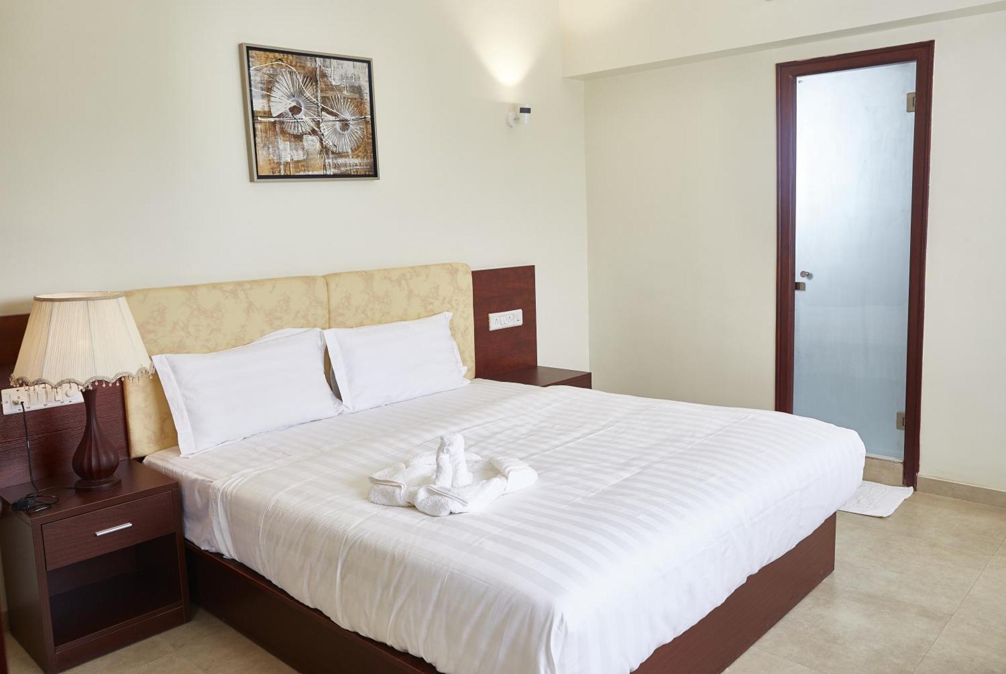 Hotel Reemz Chiplūn Buitenkant foto