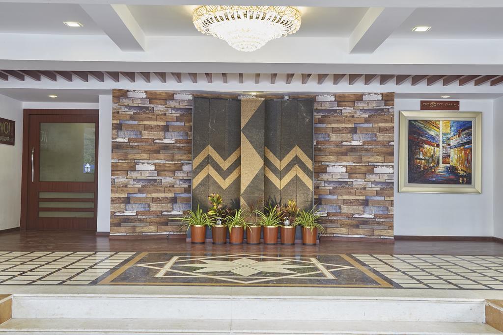 Hotel Reemz Chiplūn Buitenkant foto